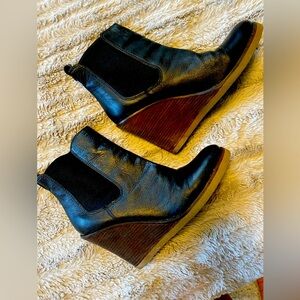 LUCKY BRAND  🍀 “FEDORA” BOOTS